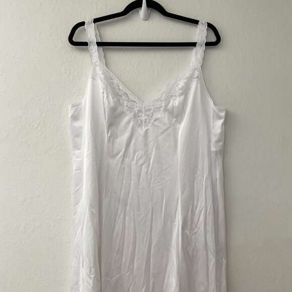 VANITY FAIR VINTAGE LACE FULL SLIP PLUS 42 - Picture 2 of 8